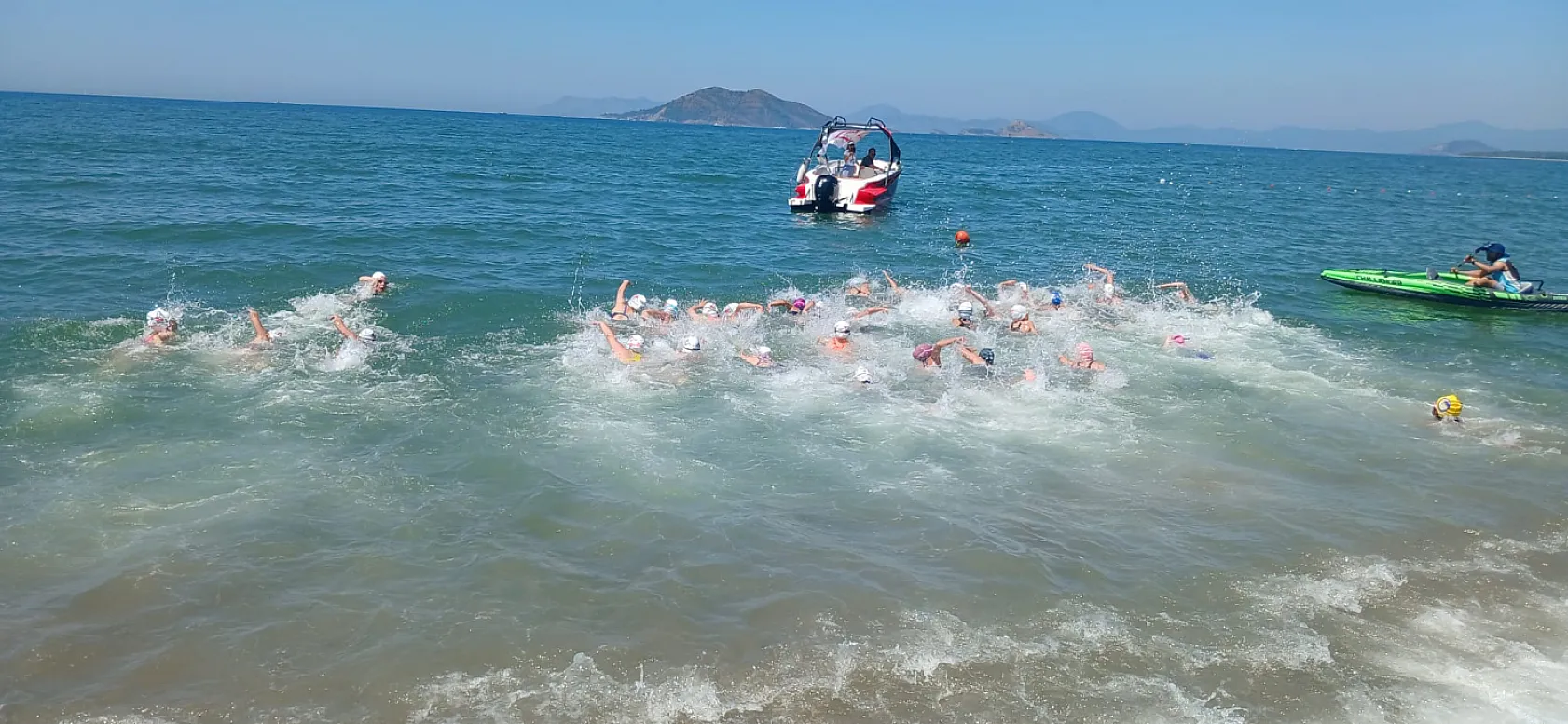 Aquatlon Bölge Şampiyonası Fethiye'de Başladı: 205 Sporcu Çalış Plajı'nda Yarışıyor