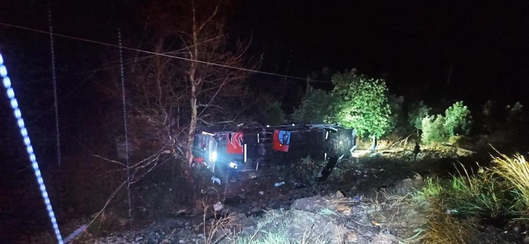 Antalya'da yolcu otobüsü şarampole uçtu: 10'u ağır 33 yaralı