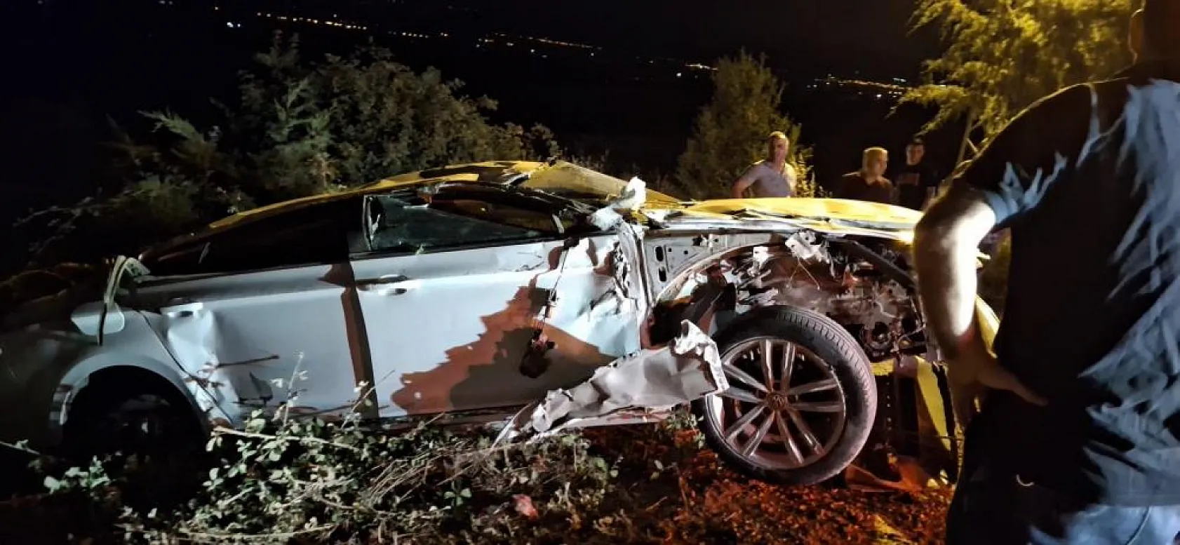 Denizli-Muğla Karayolu'nda Kaza: Lüks Araç ve Tofaş Otomobil Çarpıştı, 2 yaralı
