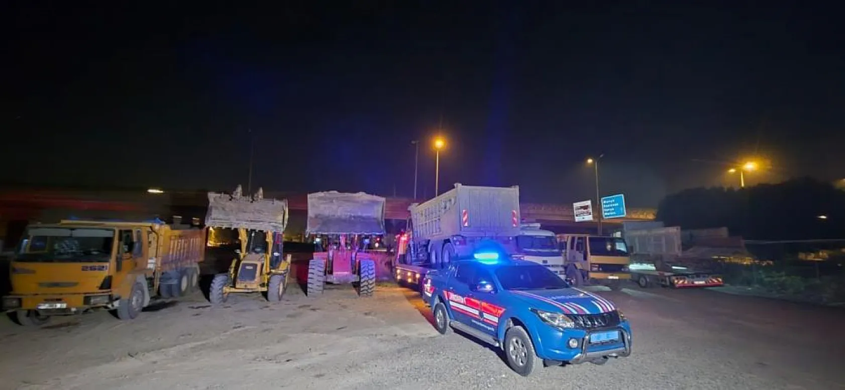 Kumları çalıp sahilleri talan etmişlerdi: Kamyonlar dolusu plaj kumu bulundu