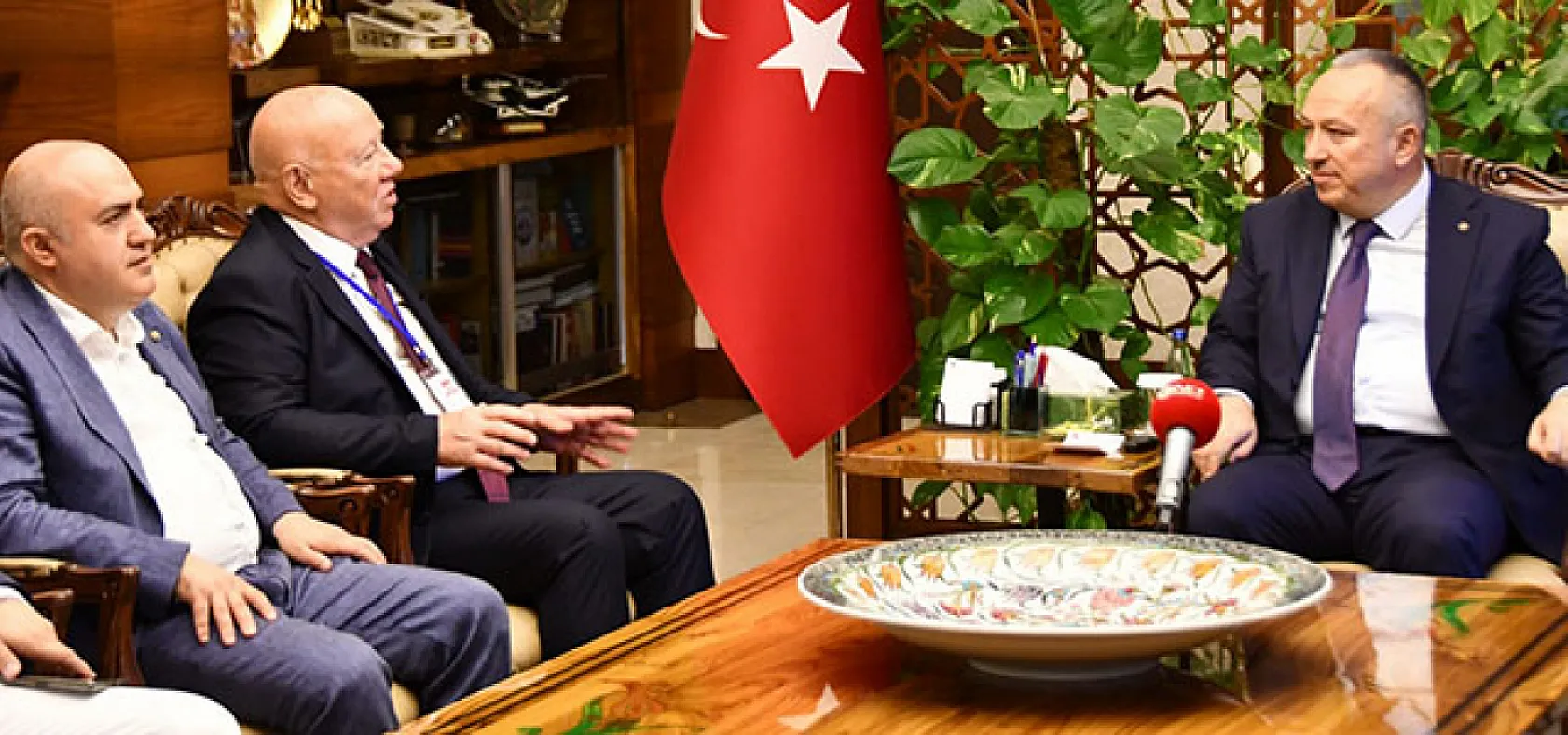 Gazetecilik mesleğinin geleceği Nevşehir'de masaya yatırılıyor! TGK'dan Vali Fidan'a ziyaret