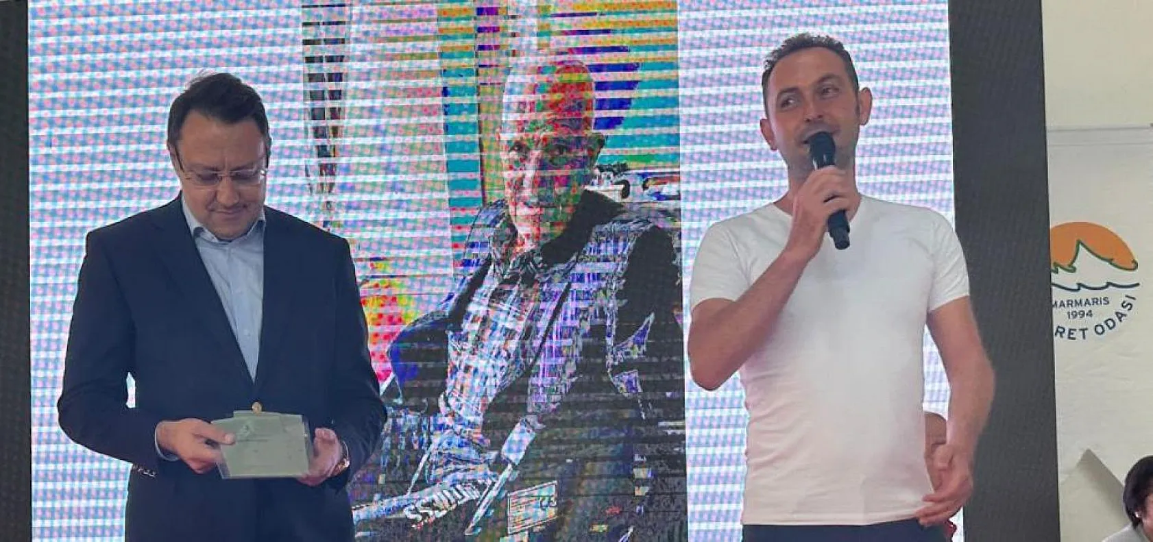 Boat Showda Başkan Ayhan'a tasdikname verildi