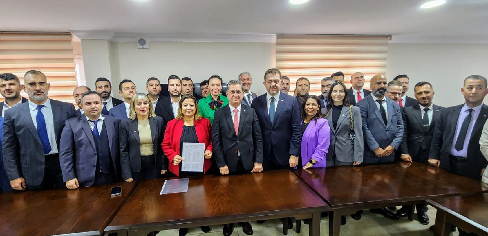 AK Parti Muğla İl Başkanı Laçin Mazbatasını Teslim Aldı
