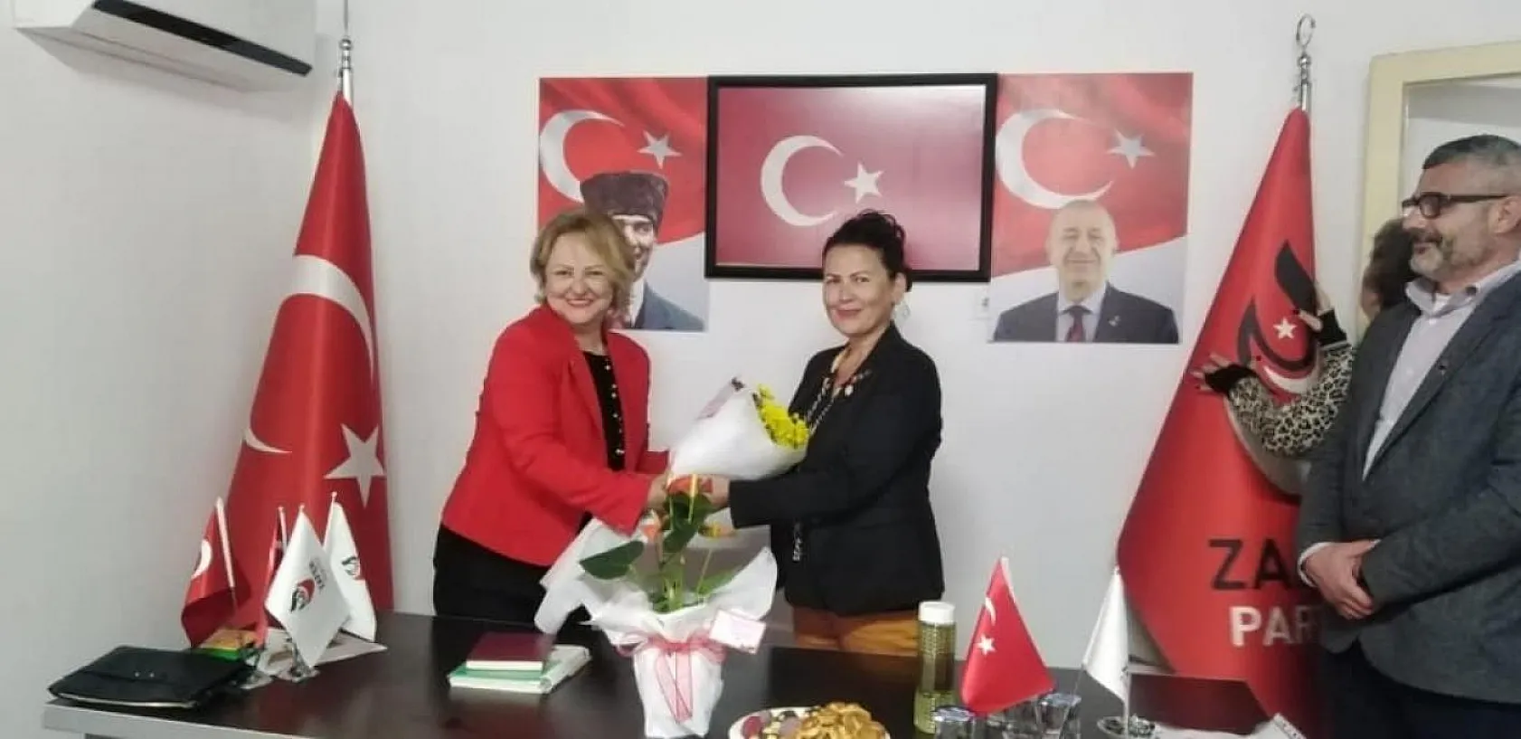 İyi Parti'den istifa eden 120 kişi Zafer Partisi'ne katıldı