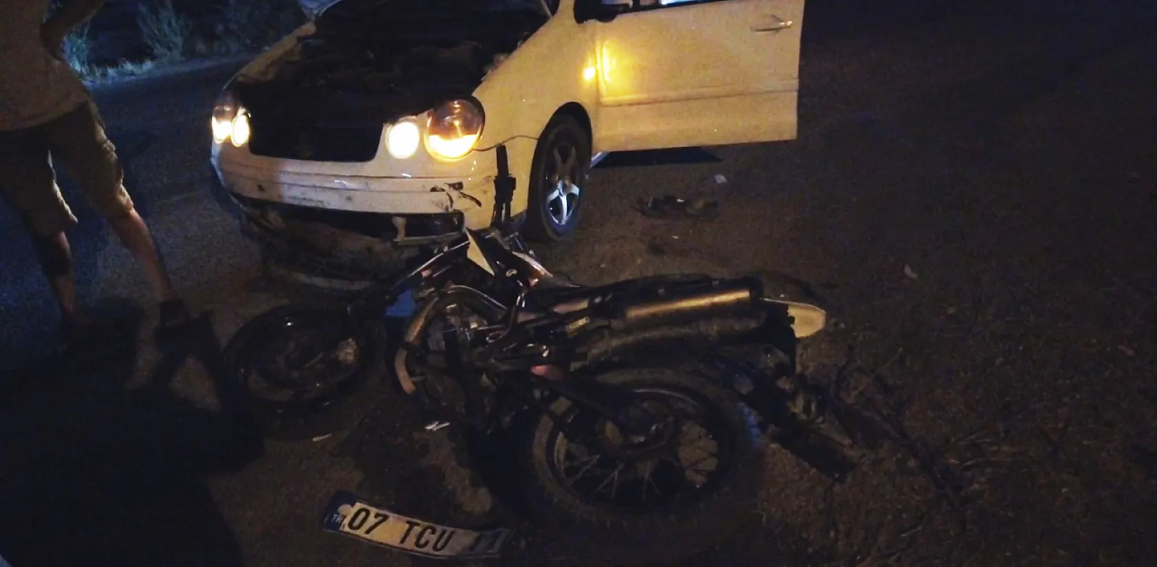 Fethiye'de otomobil ile motosiklet kafa kafaya çarpıştı