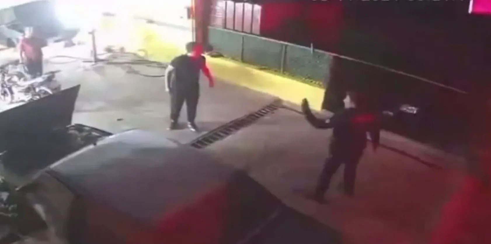 Seydikemer'de Kendilerini uyaran polislere saldırdılar