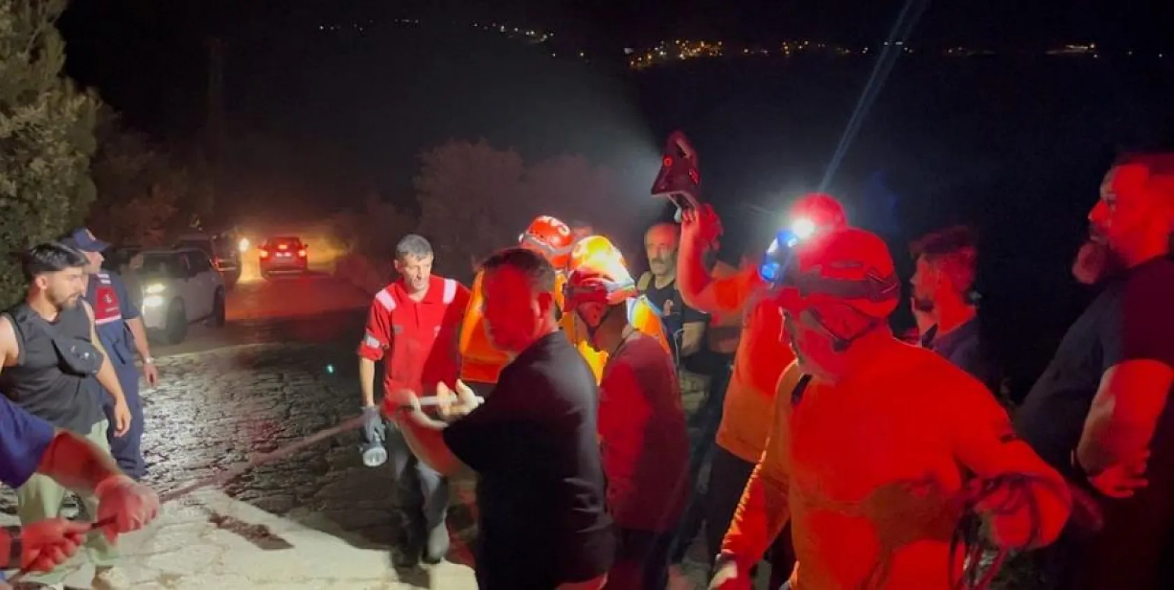 Bursa'daki yangına gönüllü geldiler, uçurumda can verdiler