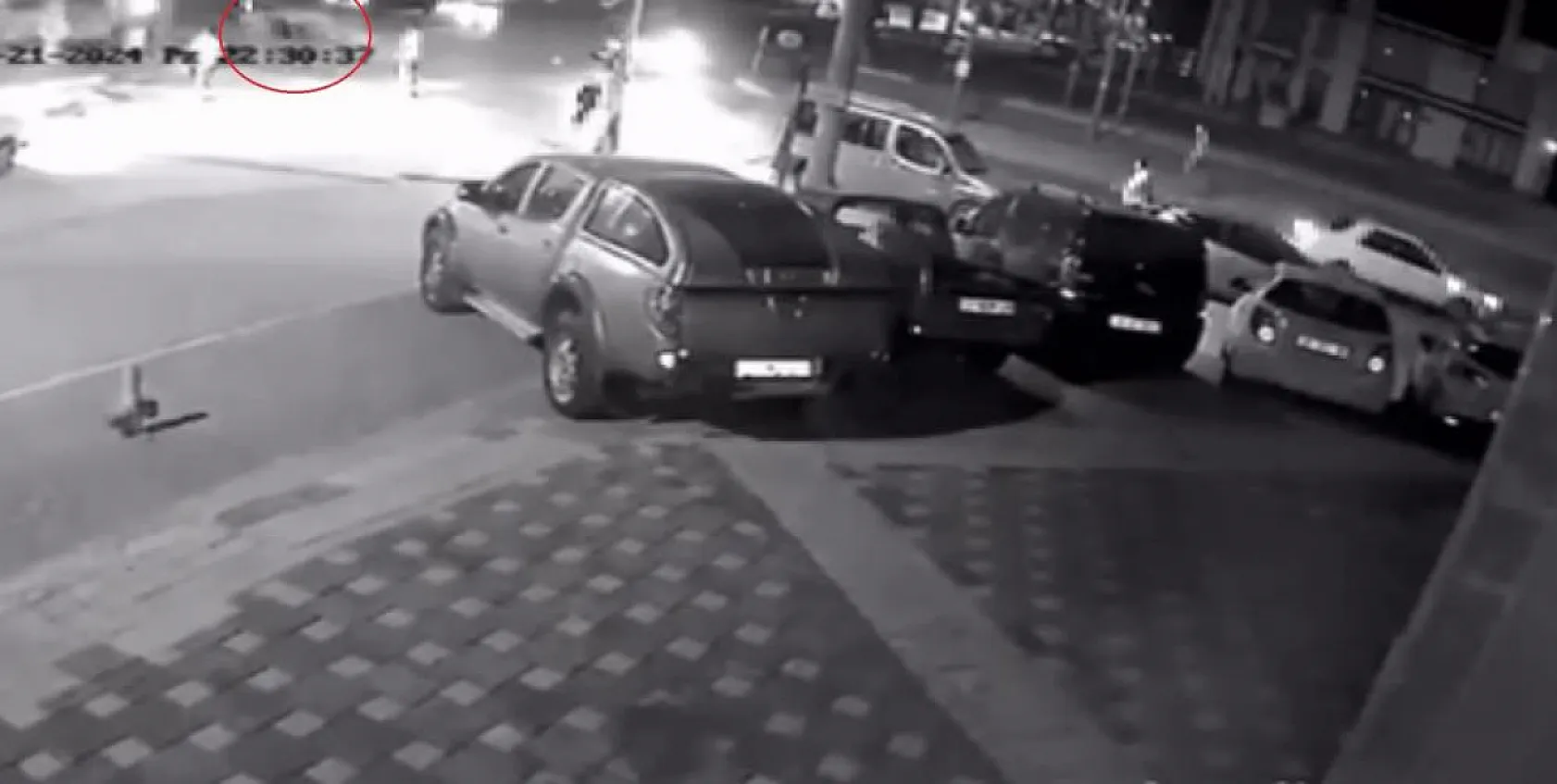 Kırmızı ışık ihlali yapan motosikletli hayatını kaybetti