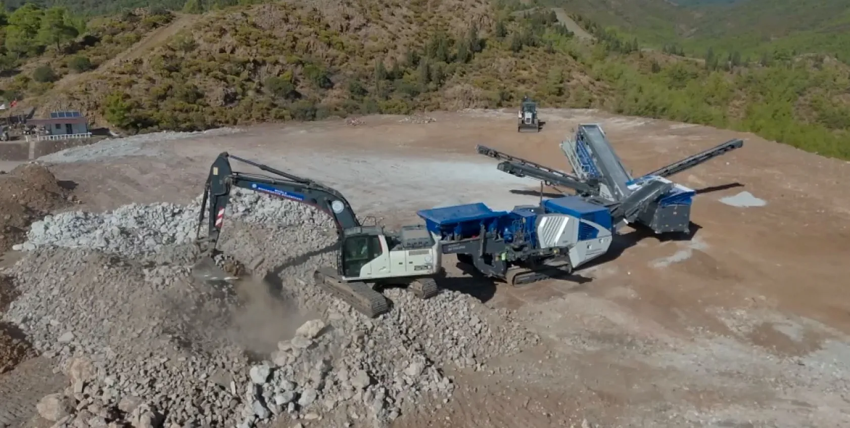 Büyükşehir'den Marmaris'e Mobil Konkasör