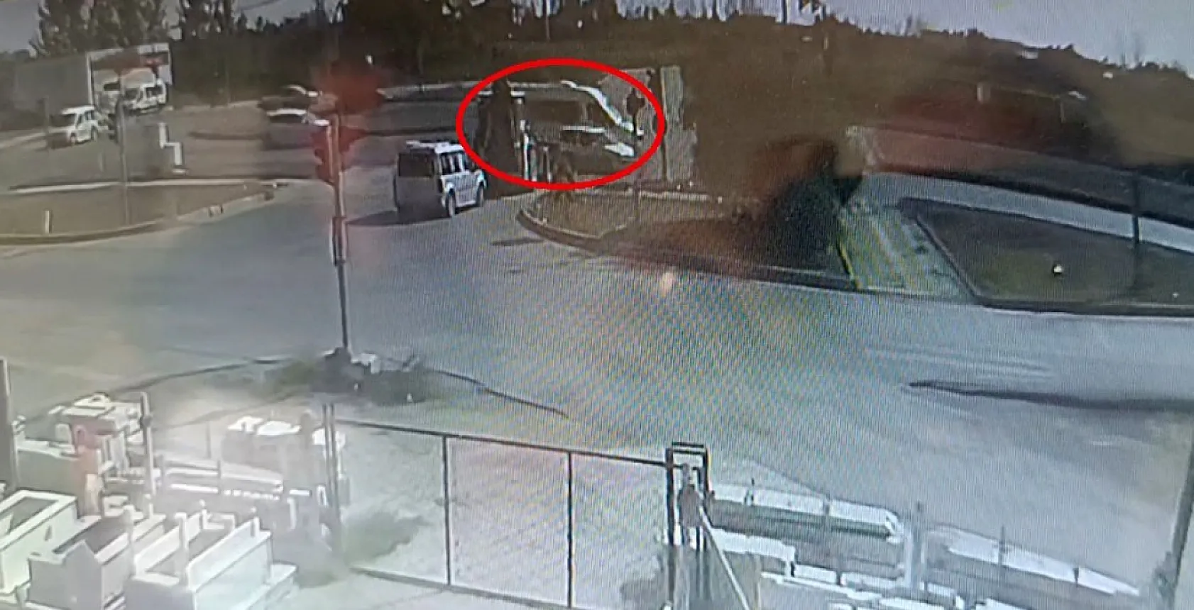 Tur minibüsü ile otomobil çarpıştı: 2 yaralı
