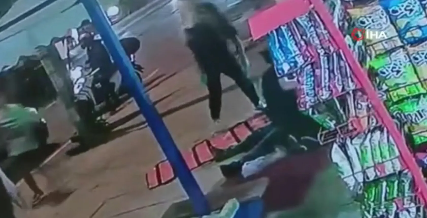 Önce yumruk attı, daha sonra kalp masajı yaptı