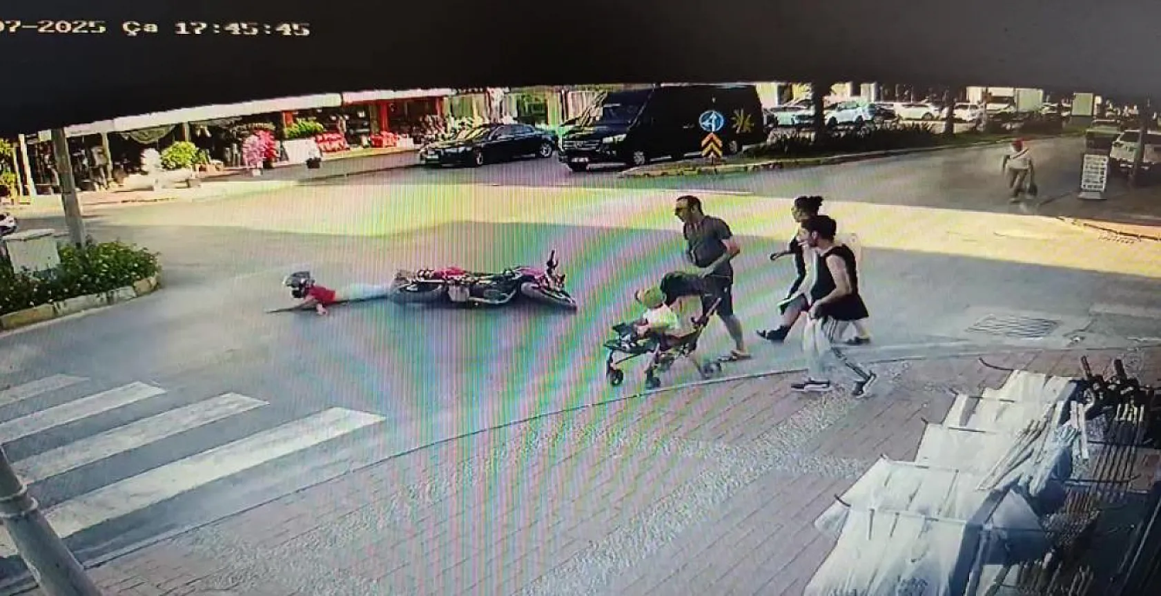 Aynı kavşakta 1 saat arayla 2 motosiklet kazası: 1 yaralı