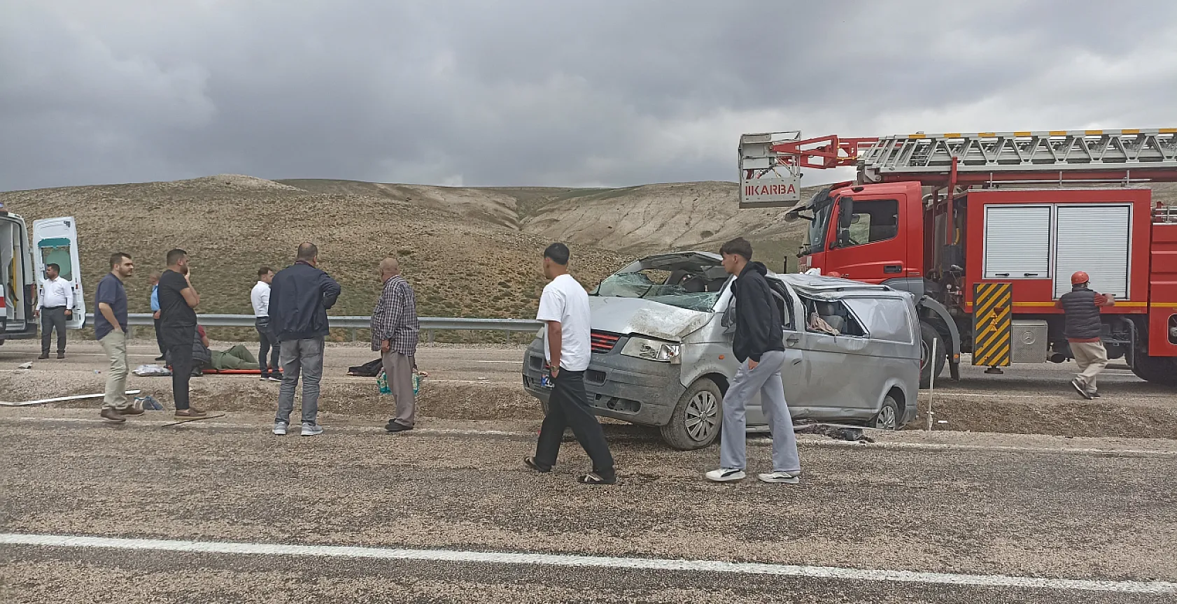 Bayram tatili yolunda feci kaza: 1 ölü, 8 yaralı