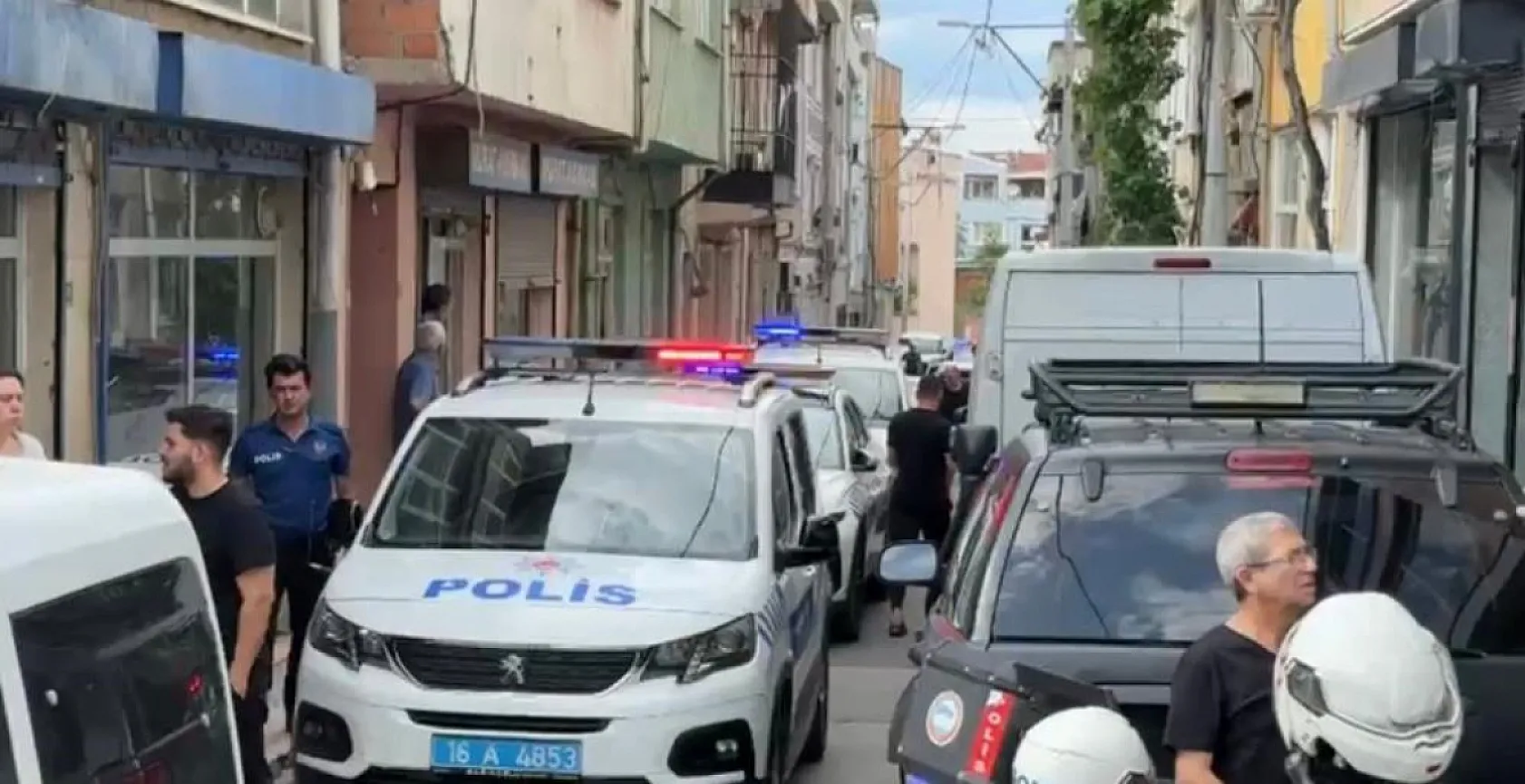 Bursa'da dehşet...Bir kadını öldürüp canına kıydı