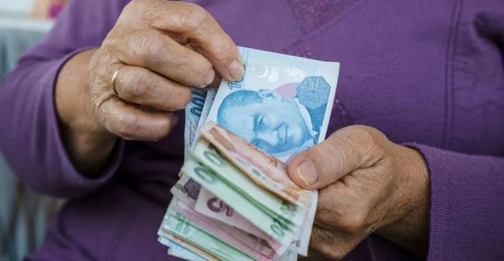 Emekli Aylıklarındaki Düşüşe Karşı Telafi Düzenlemesi Gündemde