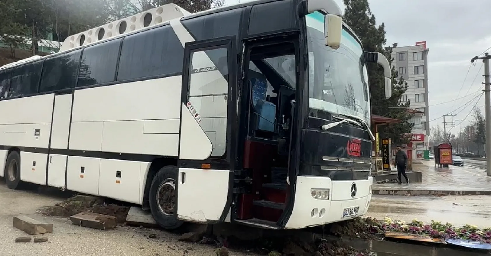 Gizli buzlanmada çok sayıda kaza oldu: 9 kişi yaralandı