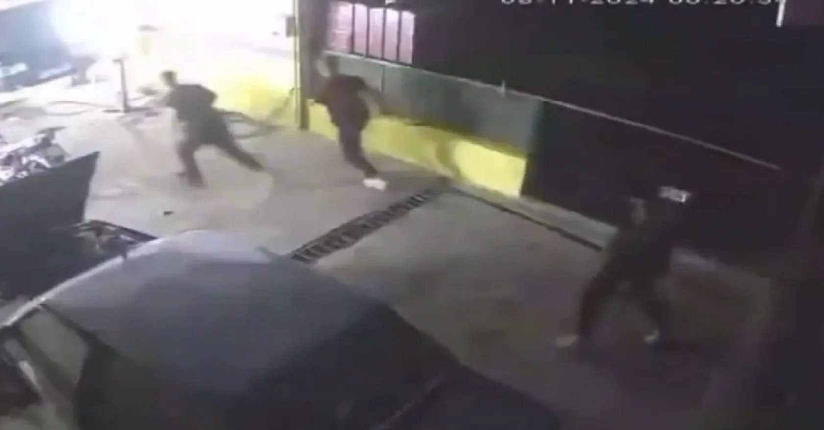 Seydikemer'de Kendilerini uyaran polislere saldırdılar