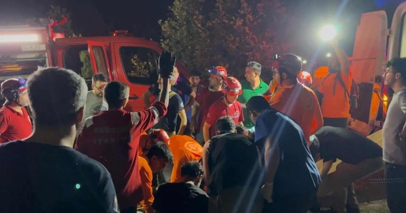 Bursa'daki yangına gönüllü geldiler, uçurumda can verdiler