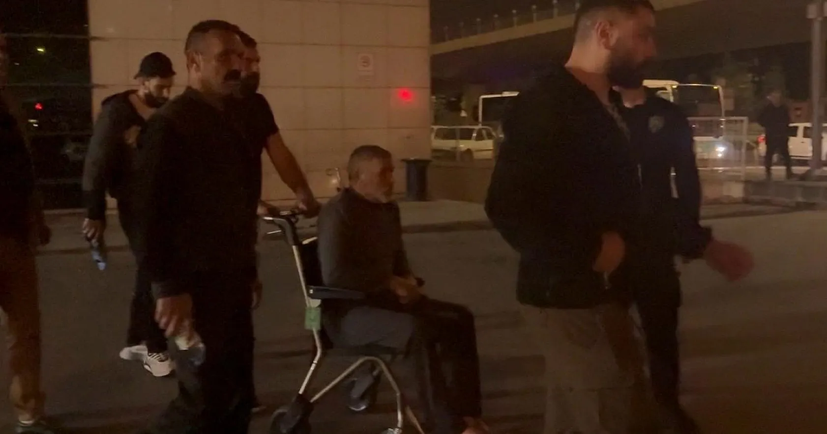 Kayınbaba kızıyla boşanma aşamasındaki damadını vurdu: 2'si ağır, 3 yaralı