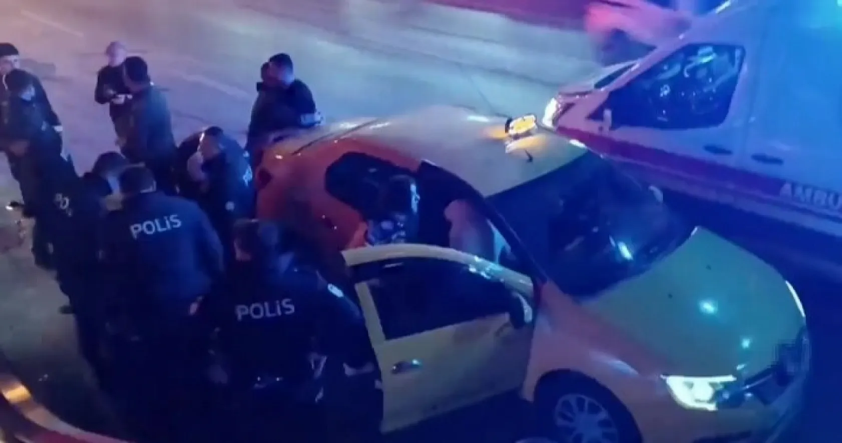 Gece saatlerinde eğlence mekanı önünde silahlı kavga: 1'i ağır, 2 yaralı