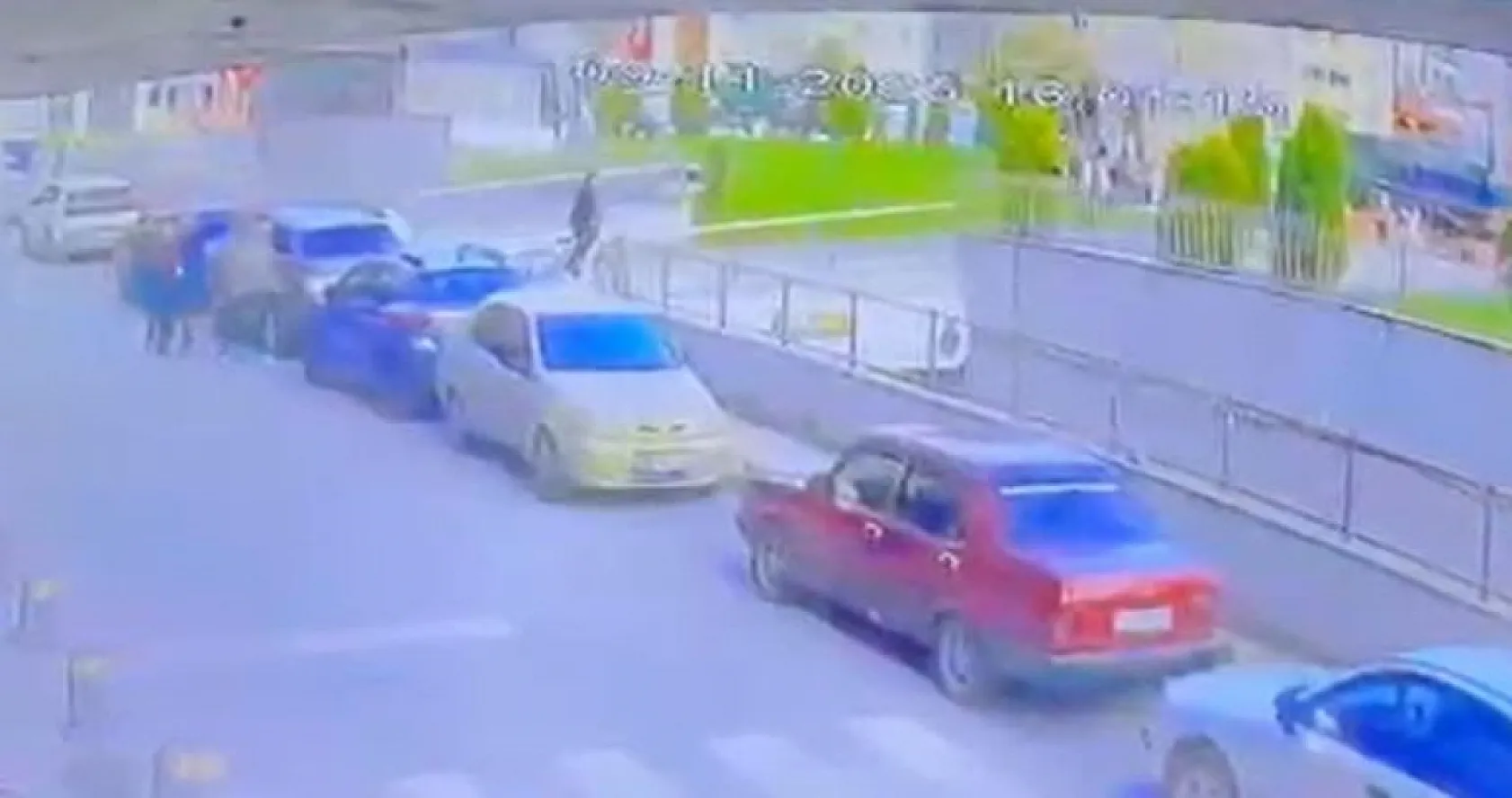 13 Yaşındaki çocuk, parkta bıçaklandı