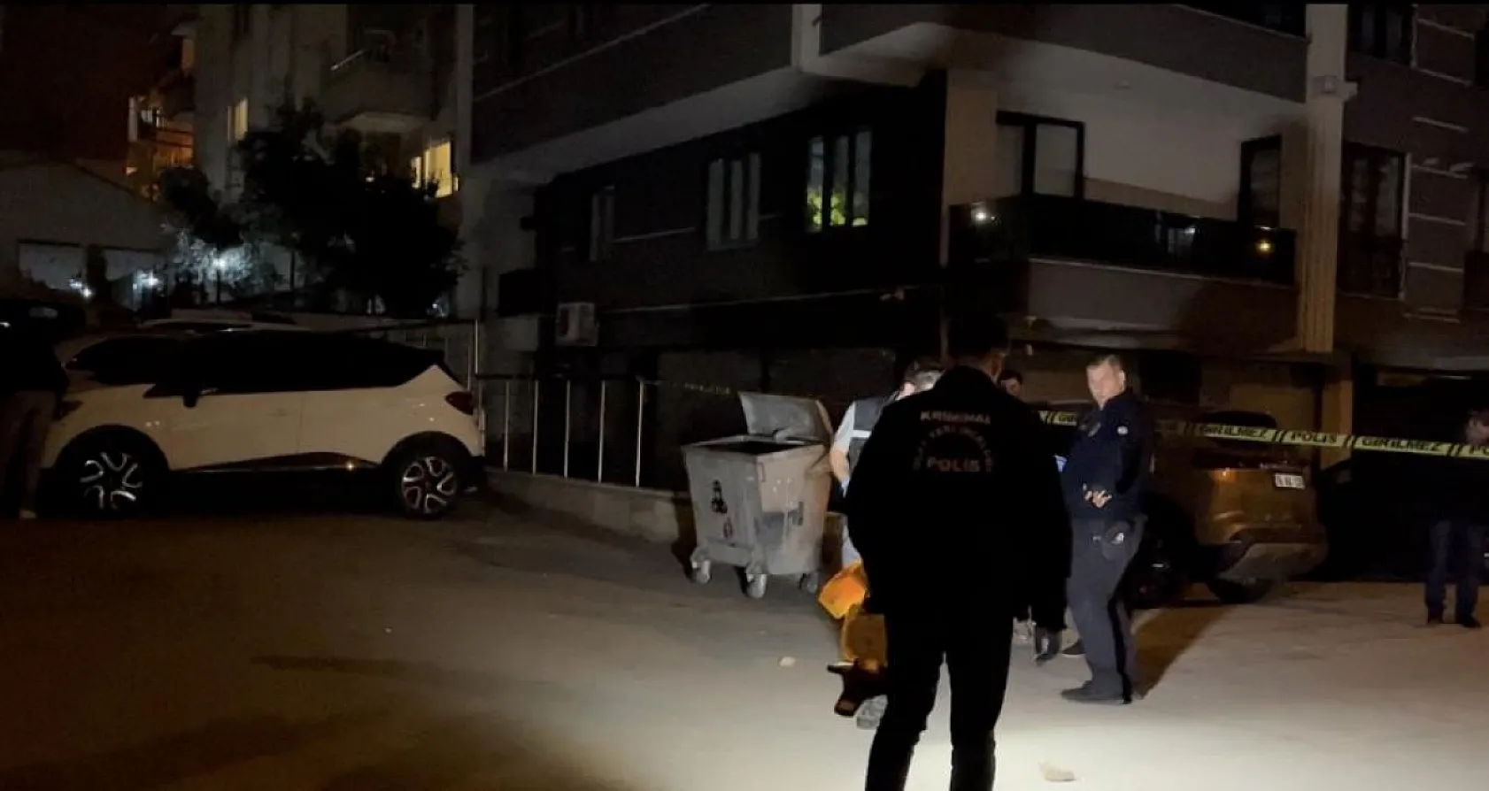 Husumetlisinin evine kurşun yağdırdı