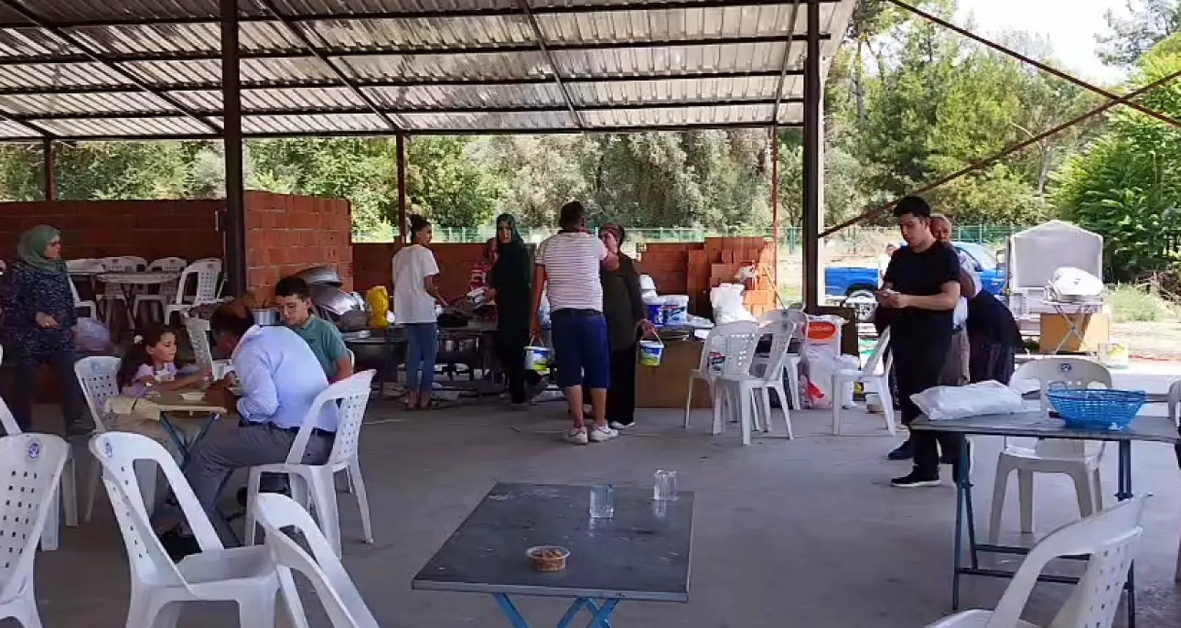Seydikemer Girmeler Mahallesi'nde şükür yemeği