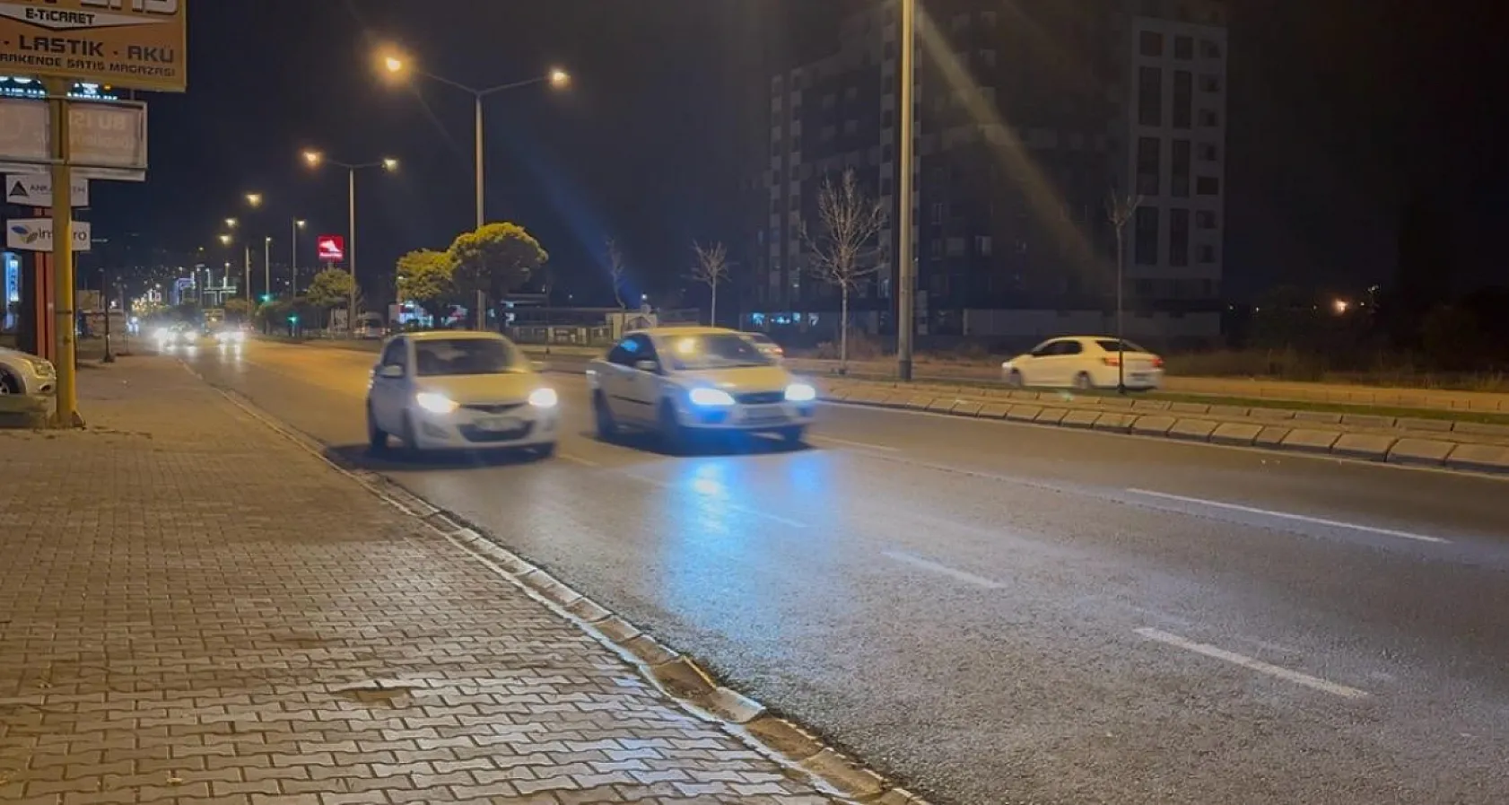 Lise öğrencisi doğum gününden 2 gün sonra otomobilin çarpması sonucu hayatını kaybetti