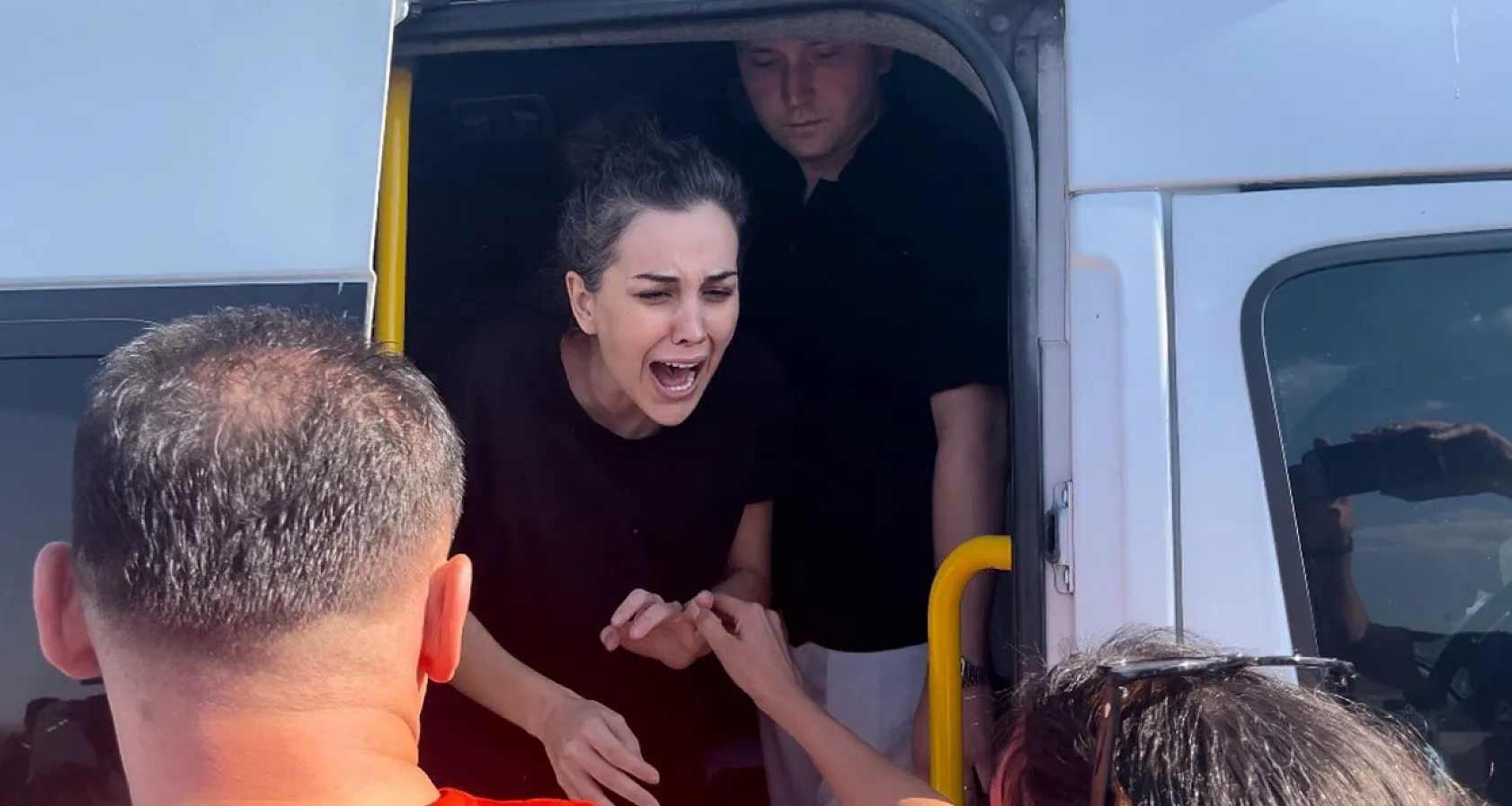 Tahliye Edilen Dilan Polat'ın İlk Durağı Gündem Oldu