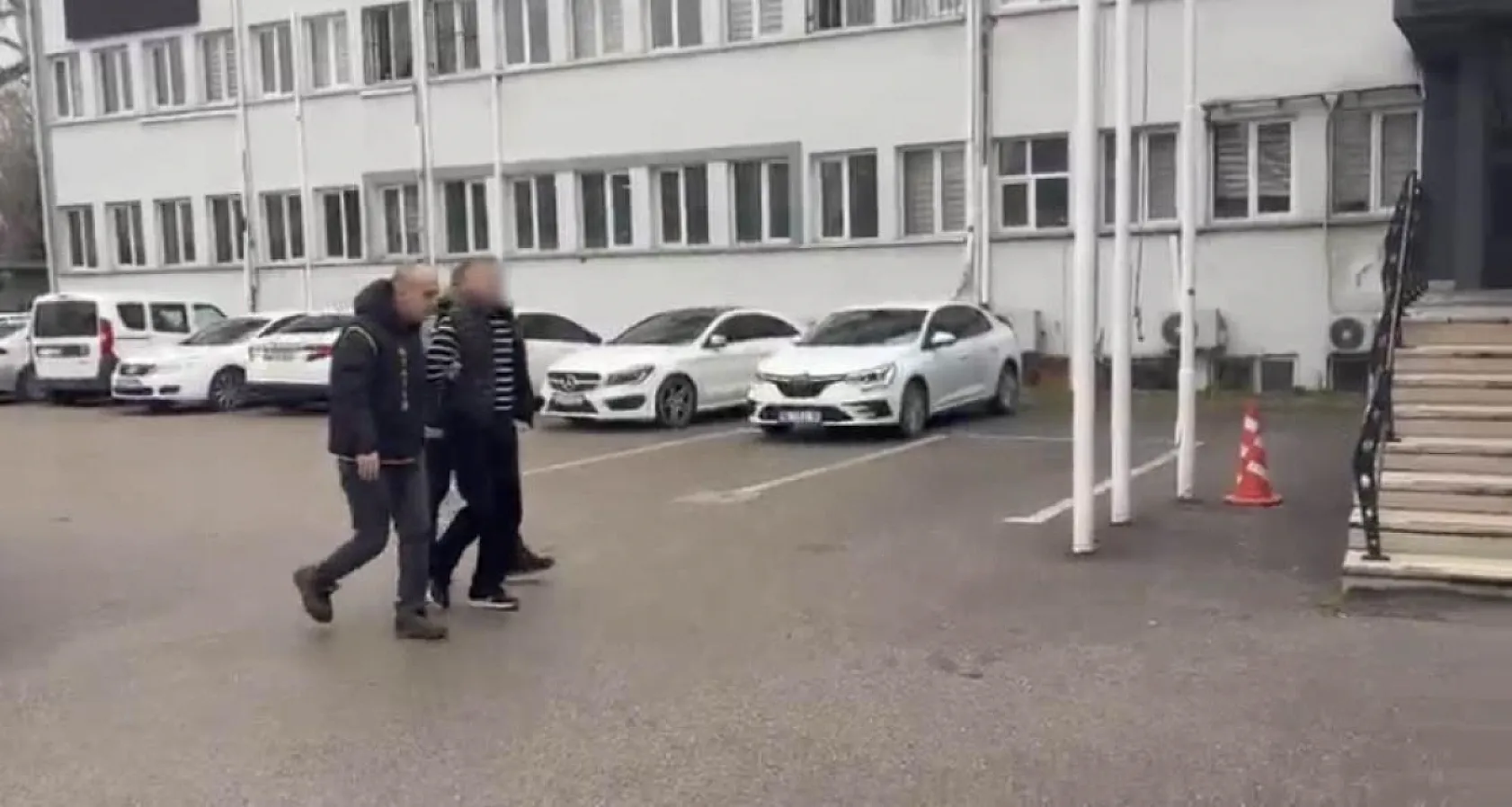 Husumetlisine kurşun yağdırıp kaçmıştı: O şüpheli polisten kaçamadı