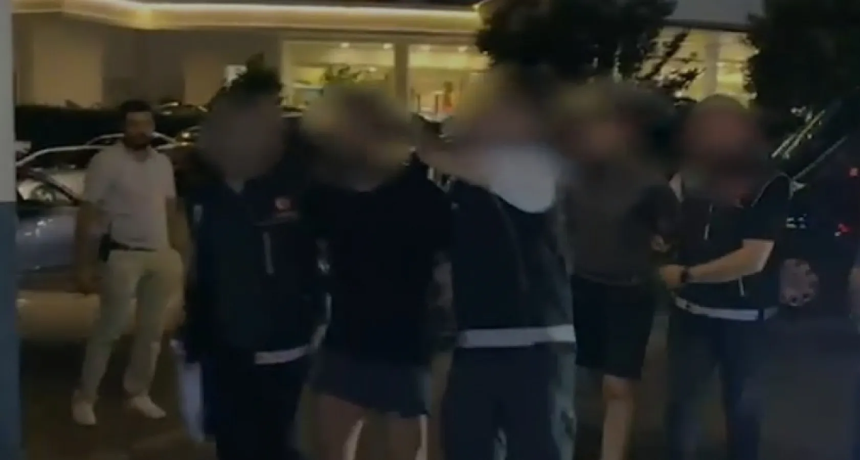 Marmaris'te Asayiş Operasyonu: Çok Sayıda Silah Ele Geçirildi, 6 Kişi Tutuklandı