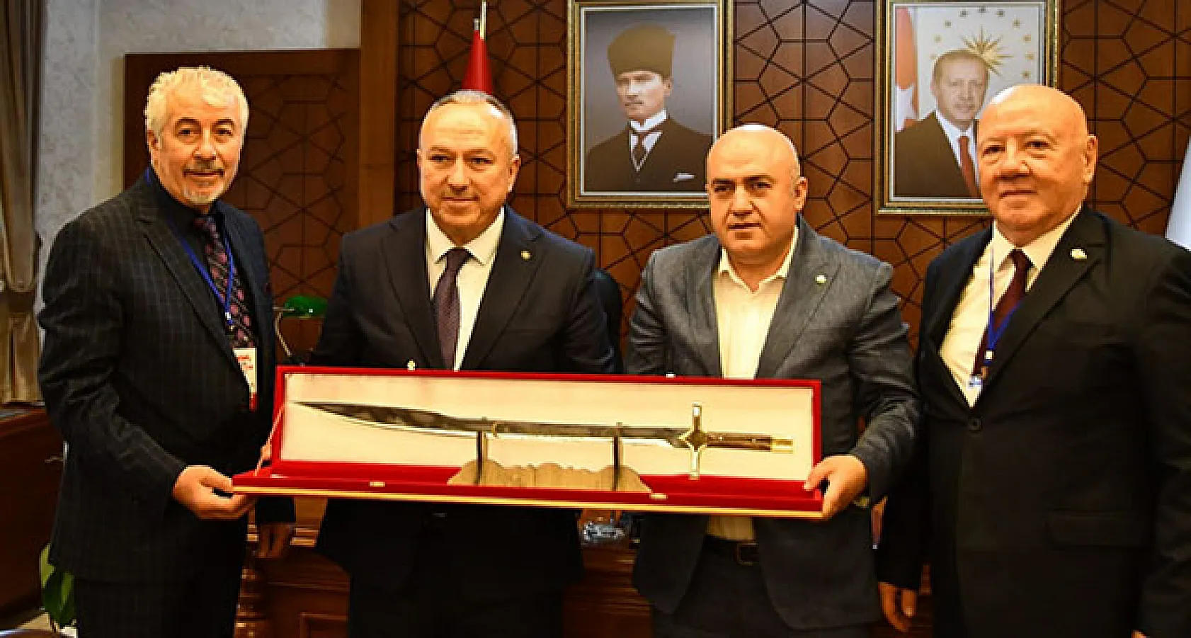 Gazetecilik mesleğinin geleceği Nevşehir'de masaya yatırılıyor! TGK'dan Vali Fidan'a ziyaret