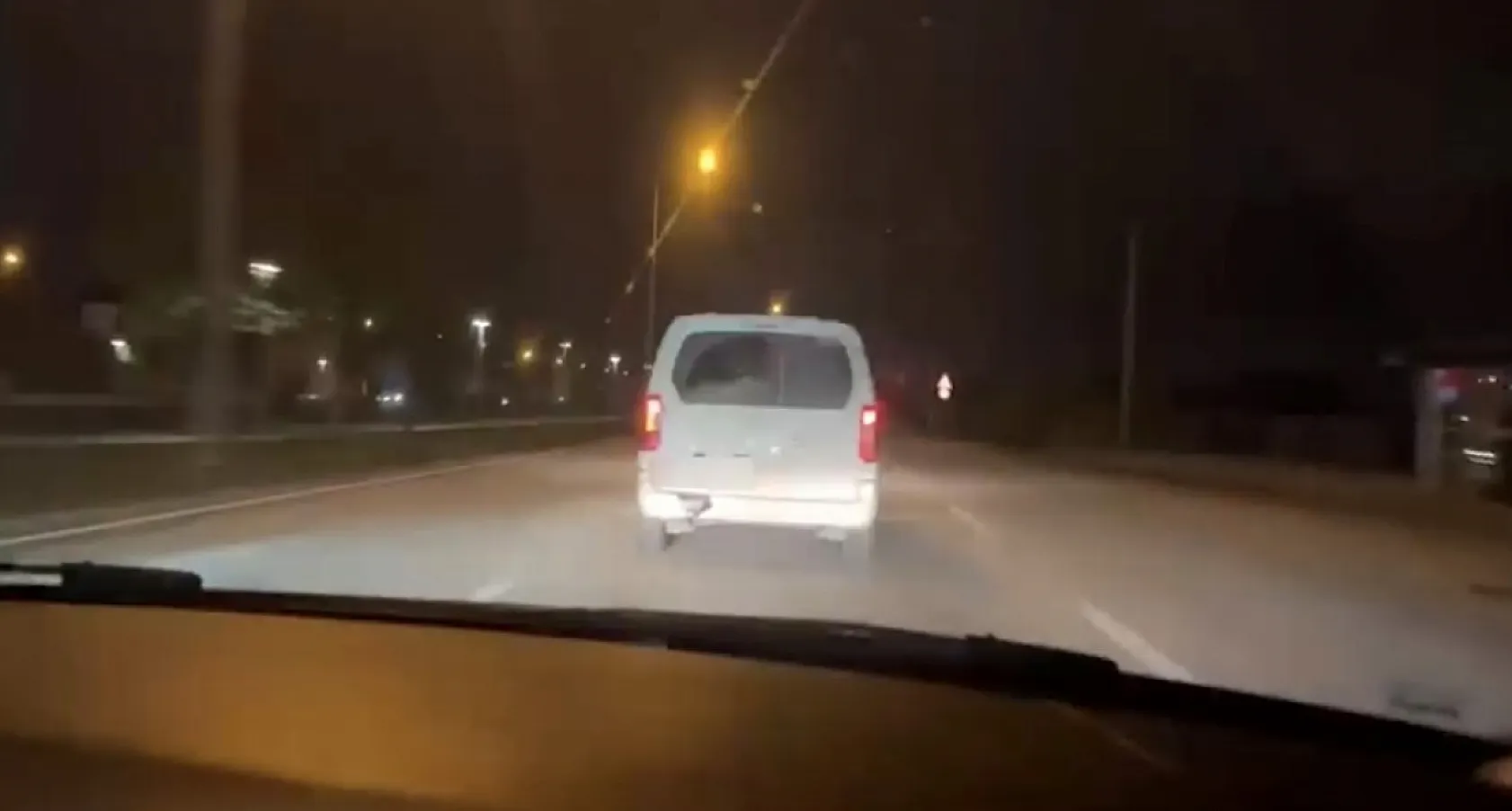 Kontakta anahtarı görüp gözlerine inanamadılar: Kargo aracını çaldılar