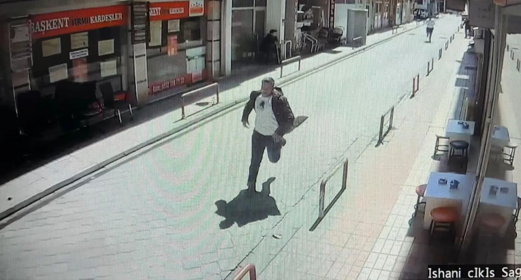 16 yaşındaki çocuk, ablasını kaçıran genci vurarak öldürdü