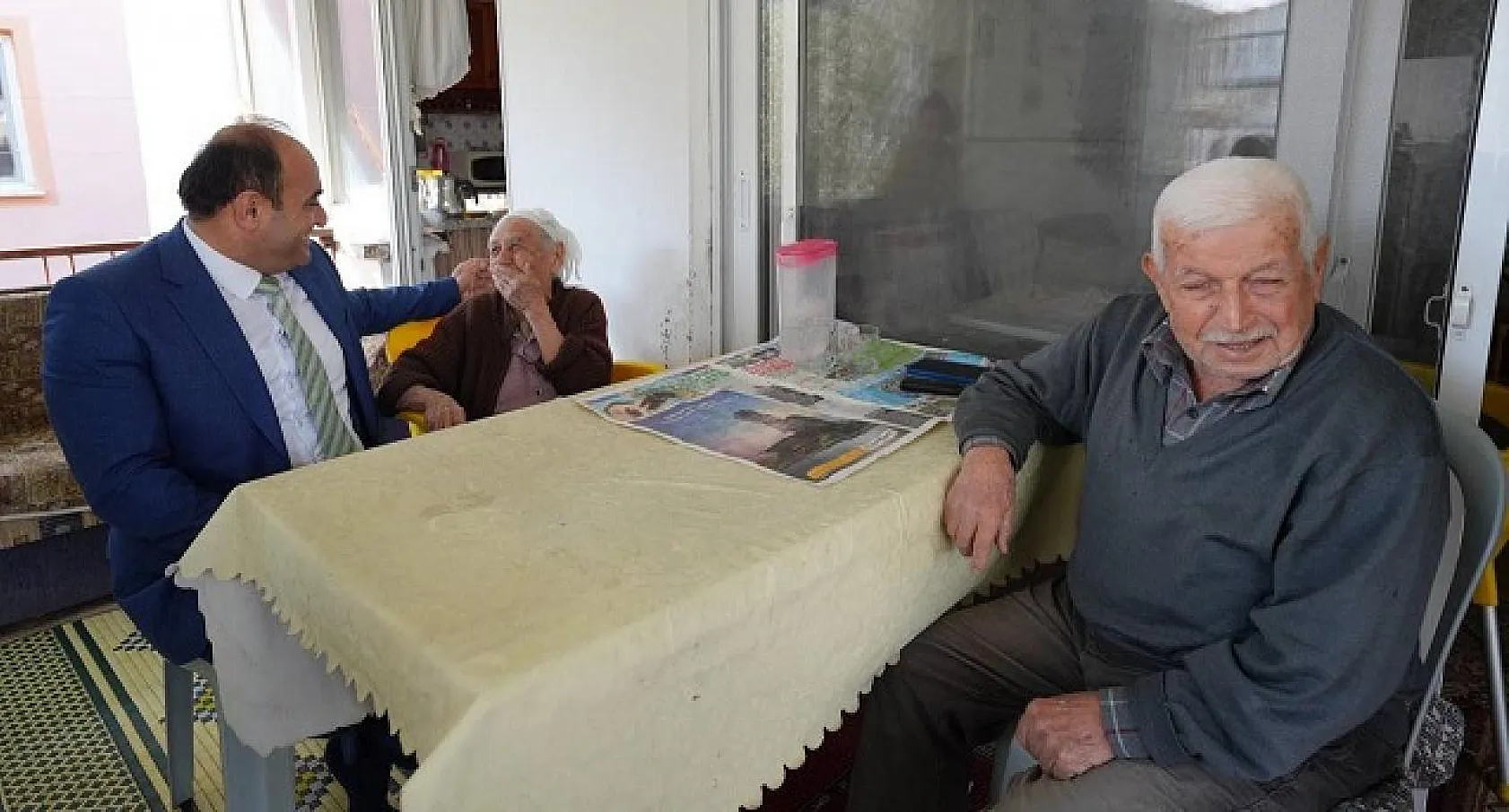 Başkan Akdenizli, Ev Ziyaretlerinde Bulundu