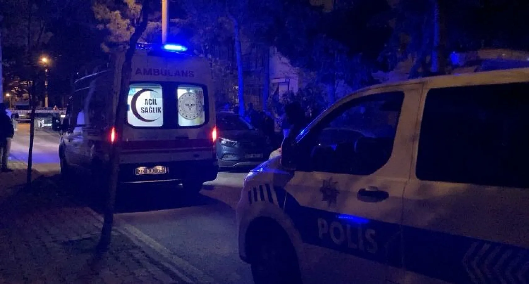 Tartıştığı akrabasını silahla yaralayıp intihar etti
