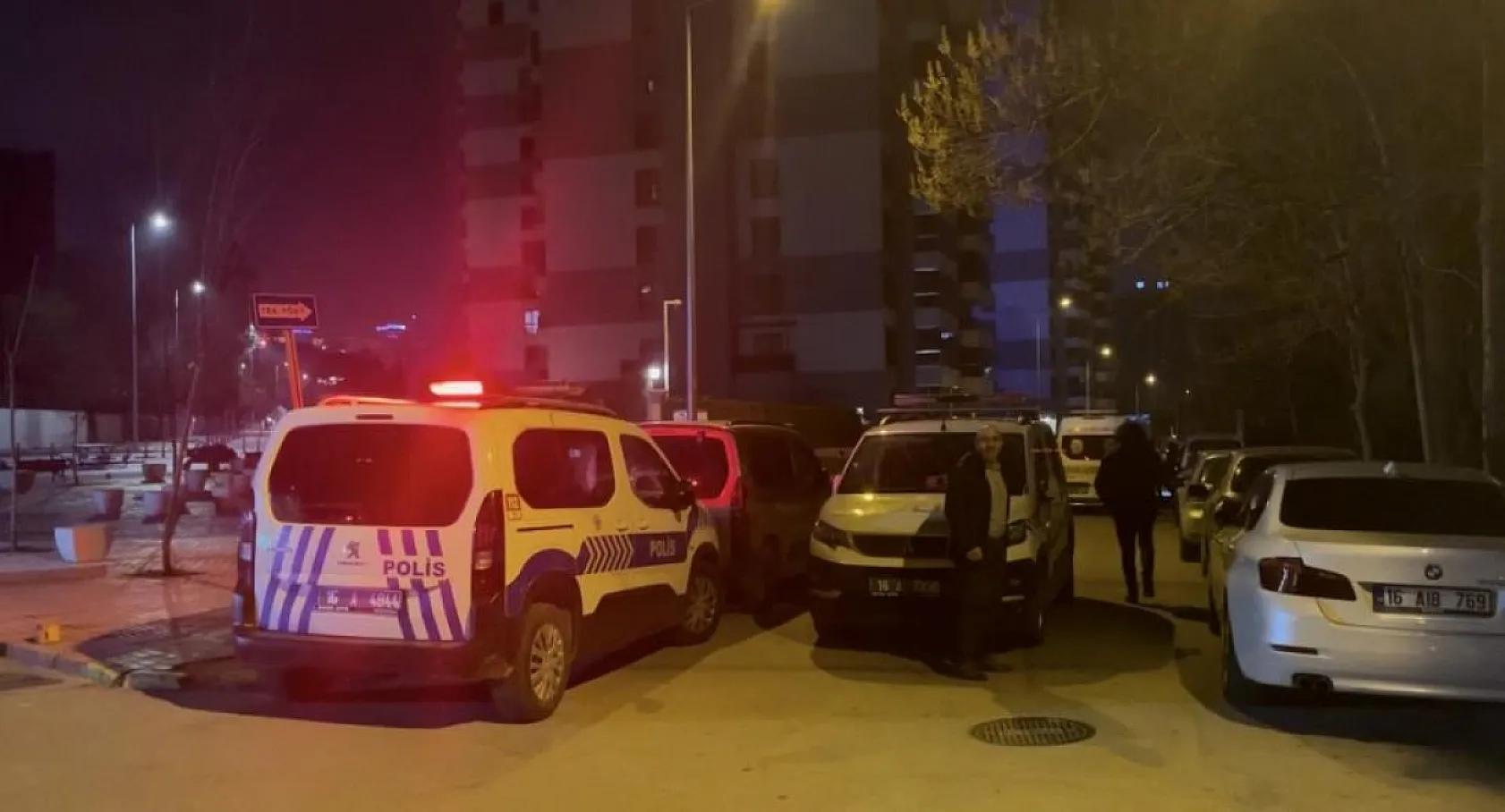 Adres sorduğu kişiyi 'Ne demek adresi bilmiyorsun' deyip vurdu