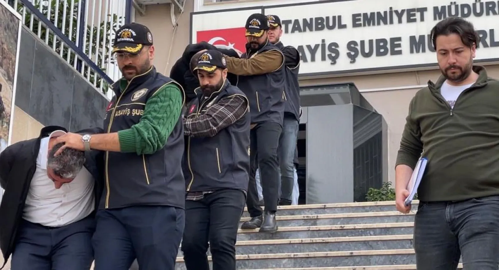 6 Milyonluk araç kiralama dolandırıcılığı yapan şüphelilere operasyon: 5 gözaltı