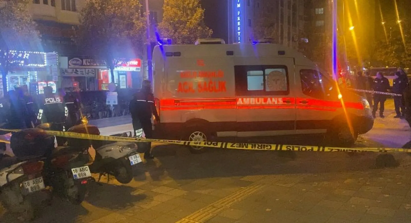 2 husumetli arasında çıkan kavga kanlı bitti: 28 yaşındaki genç bıçaklandı