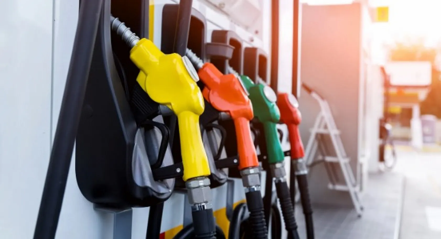 Benzin ve motorine bir gecede iki zam, benzin fiyatları ne kadar?