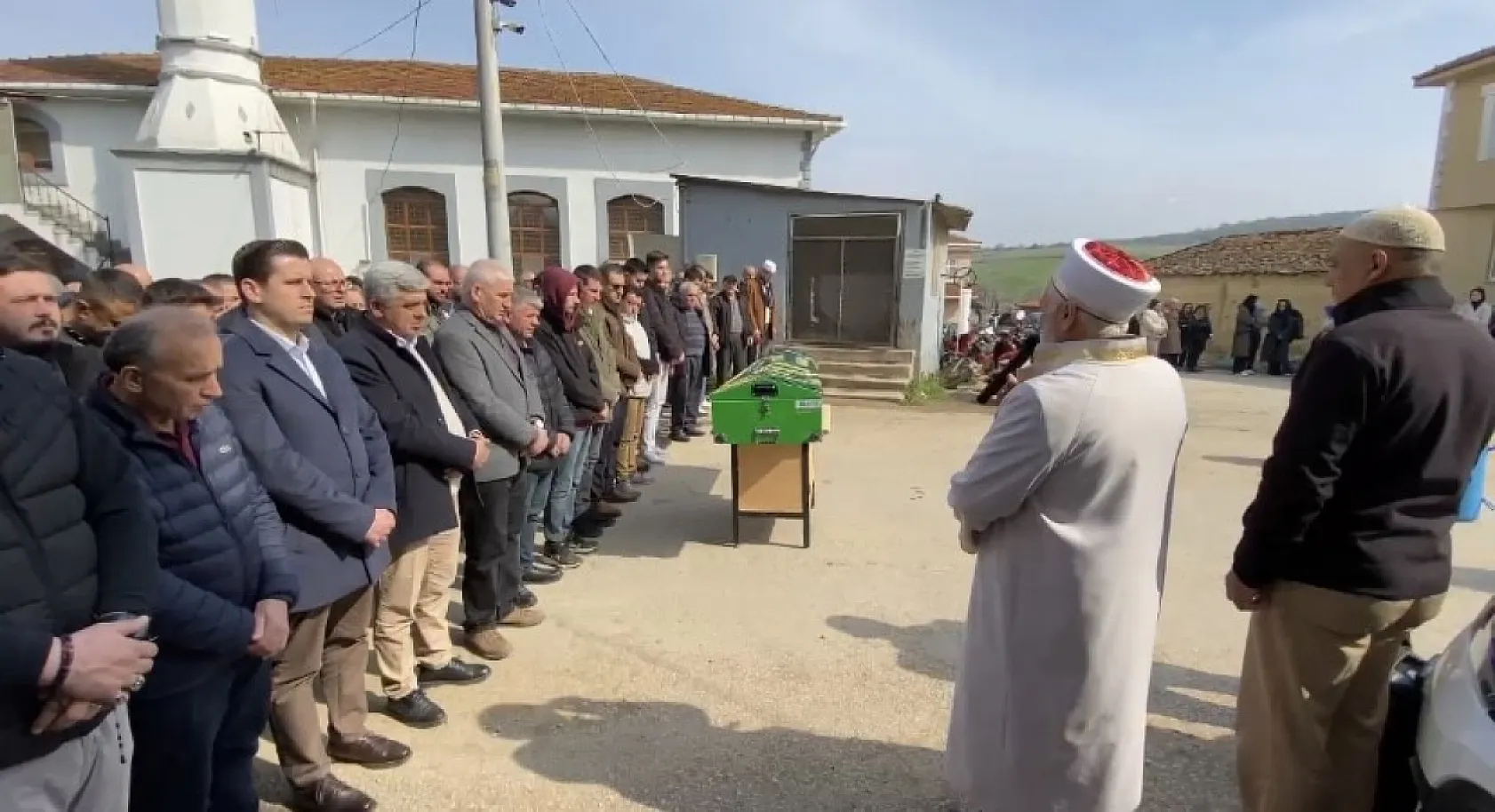 Emanet aldığı motosikletle kaza yapan genç toprağa verildi