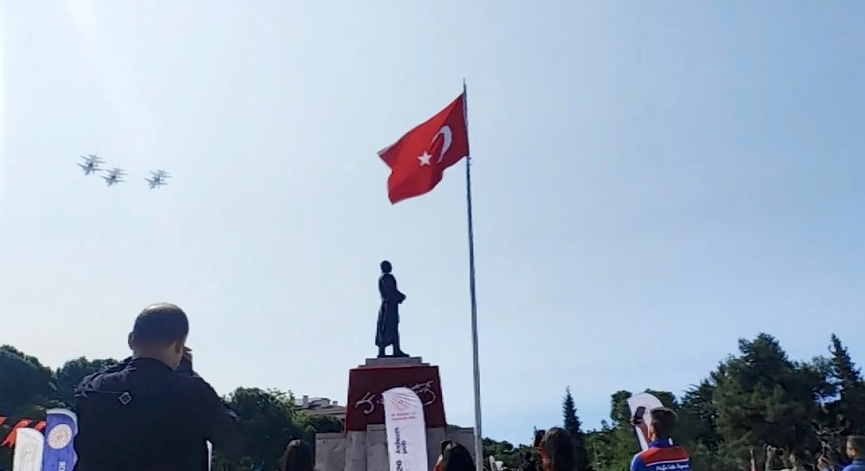 Muğla'da 19 Mayıs coşkusu F-16'ların gösterisiyle başladı