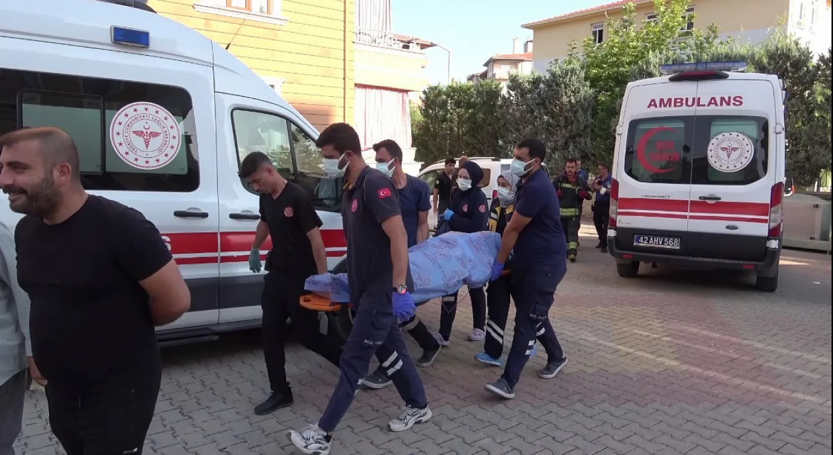 Kötü koku ihbarına giden ekipler yaşlı adamı ölü buldu