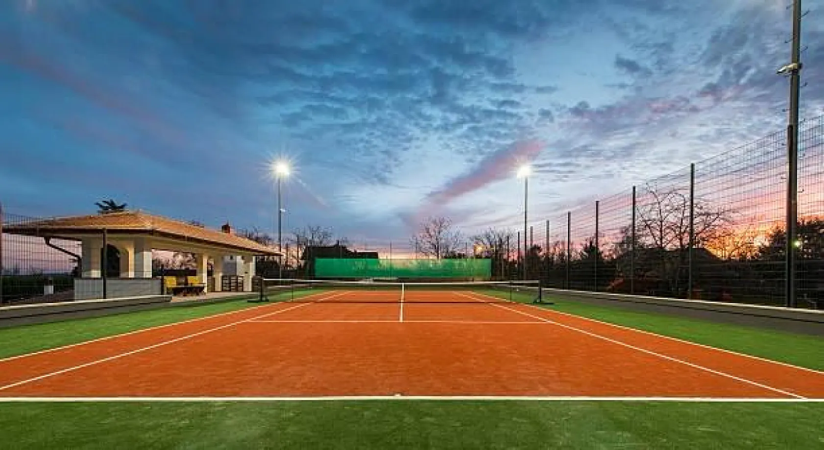 Laçin'den Muğla'ya Halı Saha ve Tenis Kortu müjdesi