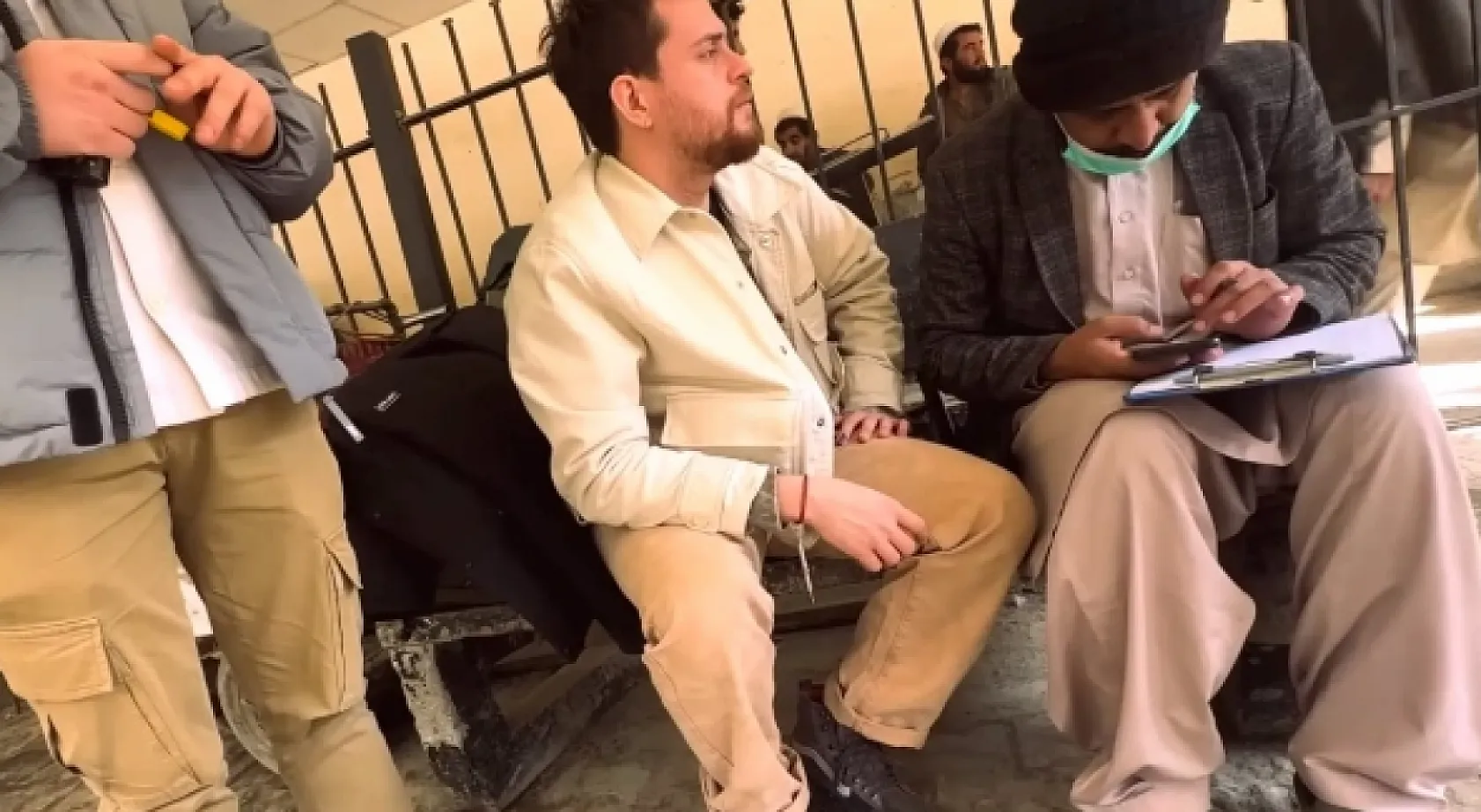 YouTuber Alper Rende, Afganistan'a Giderek Bir Türk'ün Gözünden Şeriat Hayatını Gizlice Kaydetti