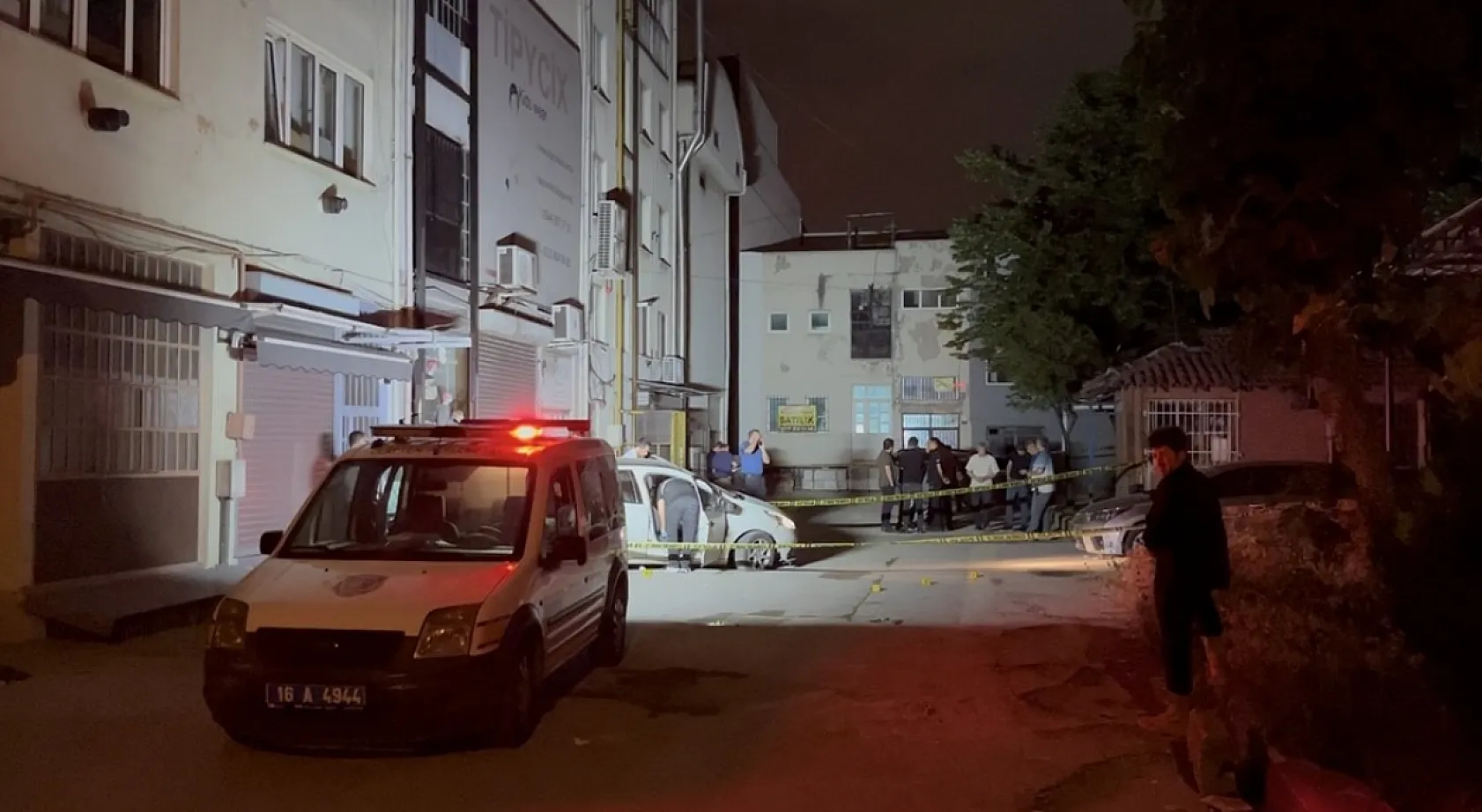 O kaçtı polis kovaladı: Polis kıskacına girince başına ateş edip hayatına son verdi