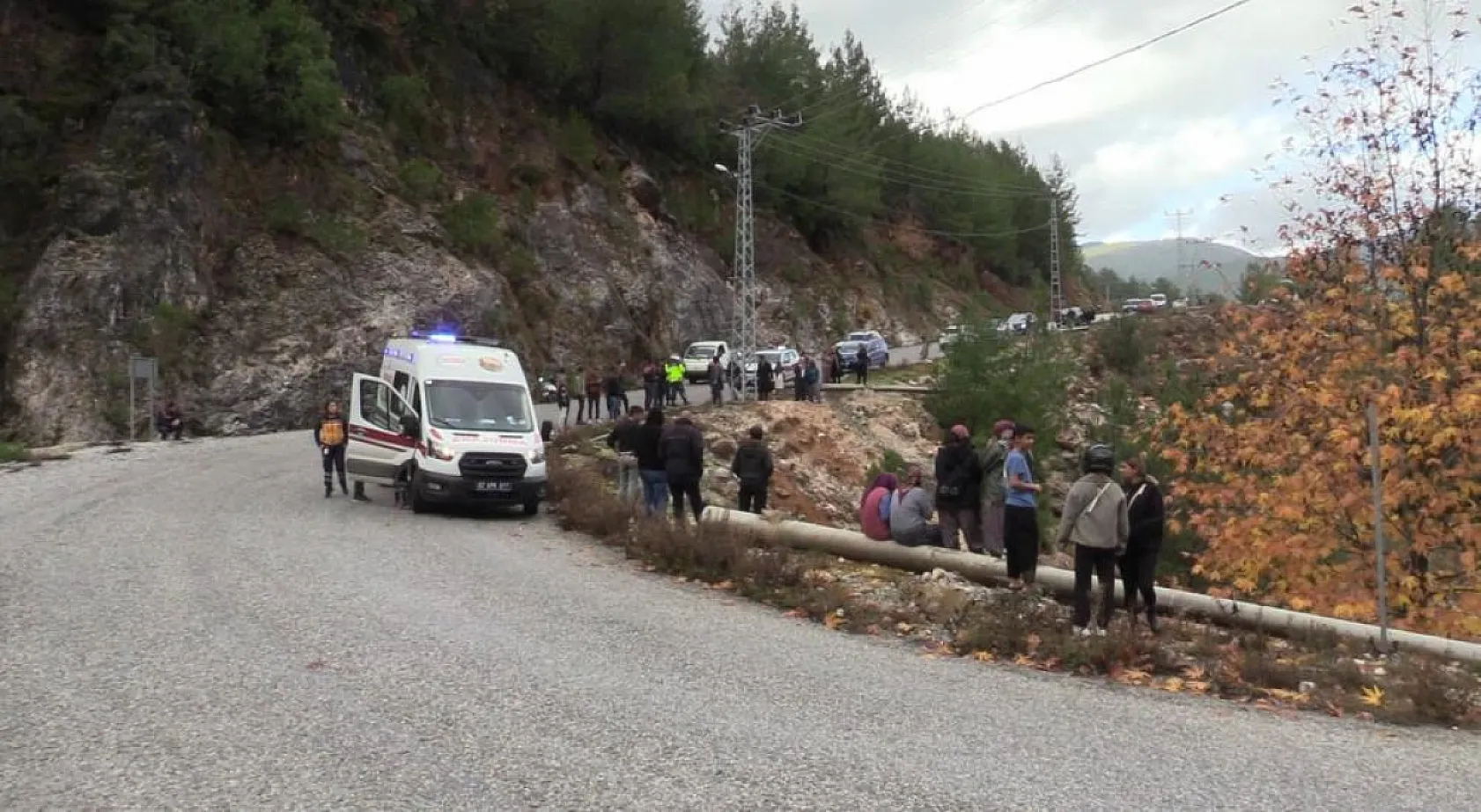 Kamyonet dereye uçtu: 1 ölü, 1 yaralı