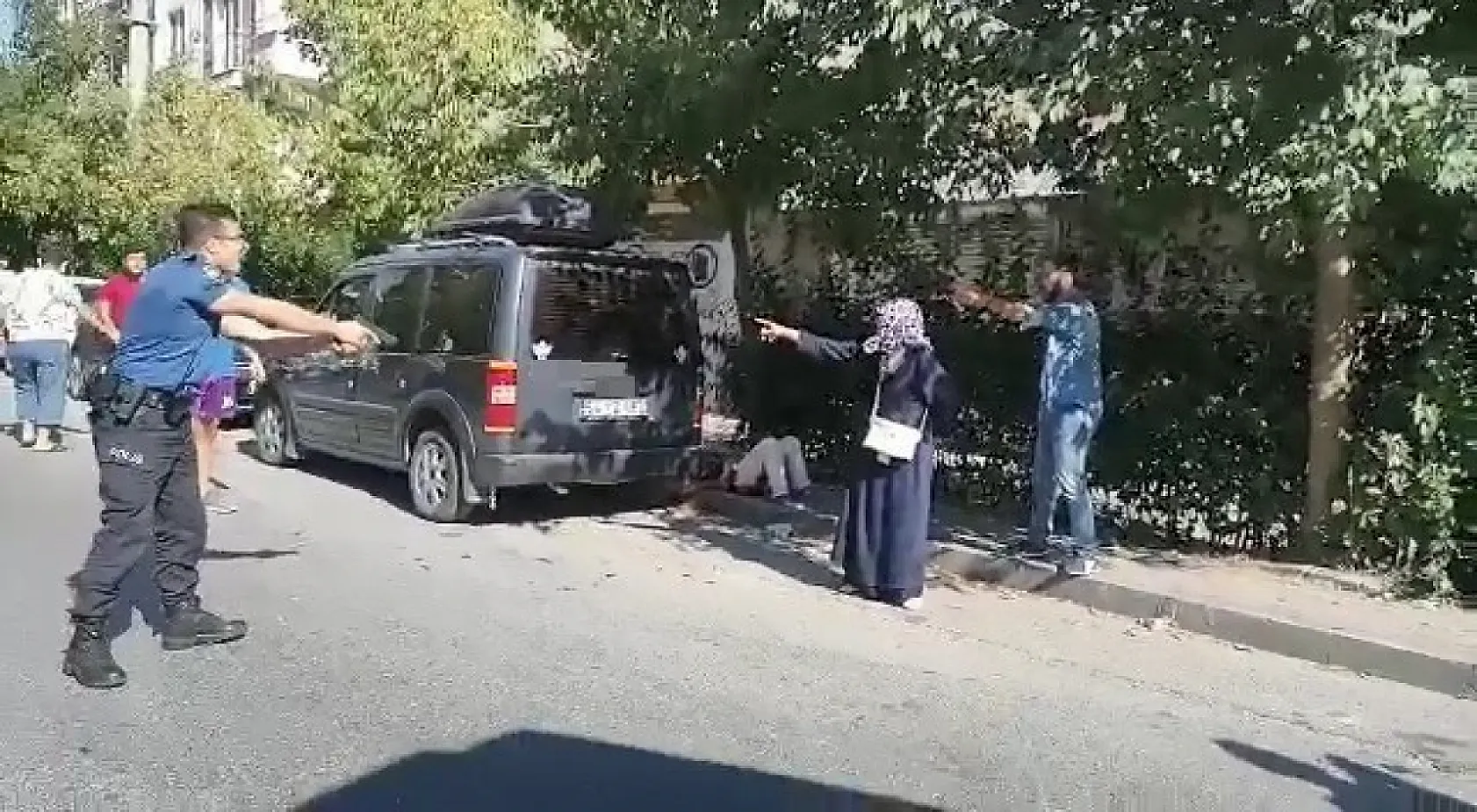 Komşuları olan baba ve kızını öldüren anne ile oğluna toplam 85 yıl hapis