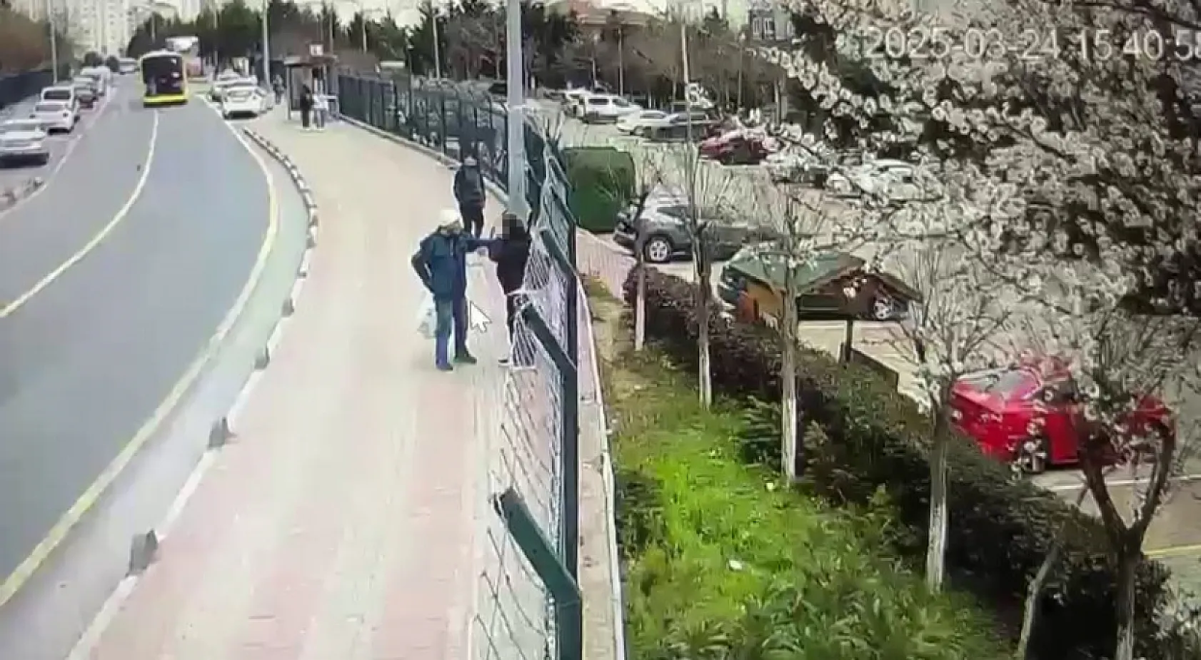 Okuldan çıkan kız çocuğunu taciz eden yaşlı adam yakalandı
