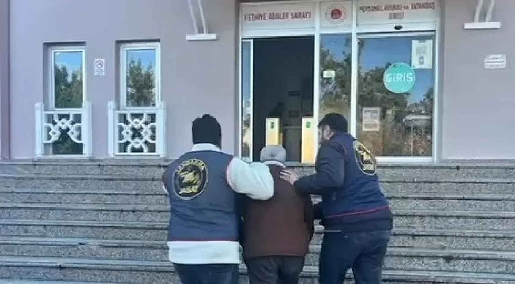 Jandarma tarafından Muğla'da yapılan denetimde bir haftada 80 şahıs yakalandı